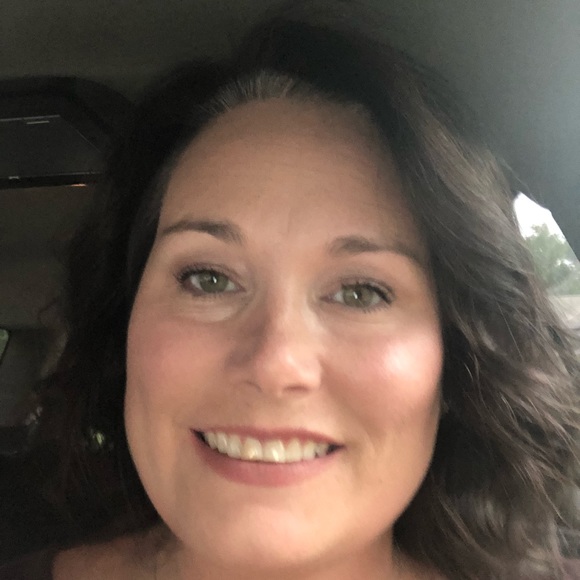 Meet your Posher, Lisa - Picture 1 of 1